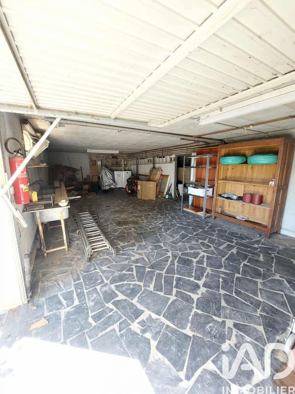 Maison - 389 m² - 10 pièces