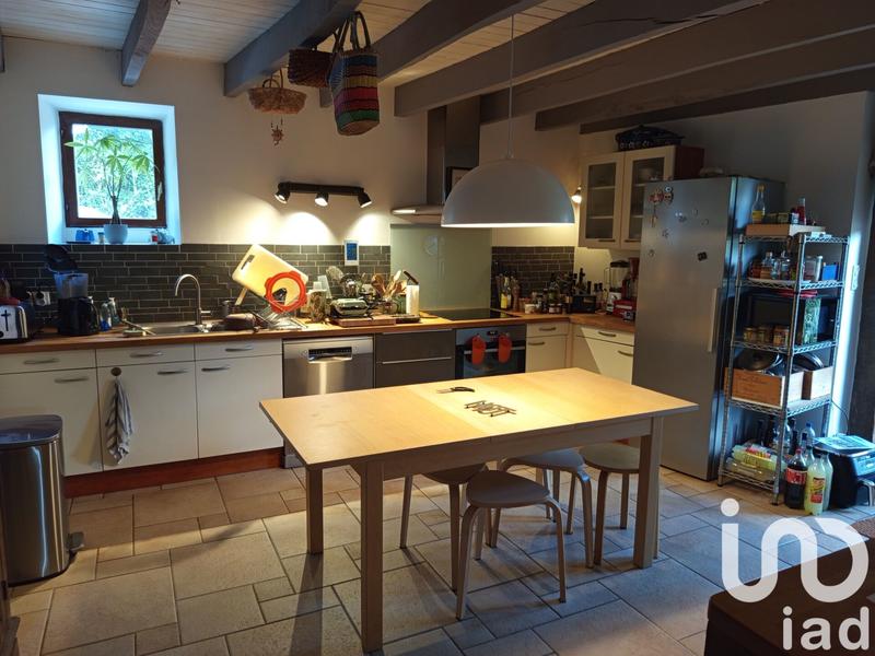 Maison - 234 m² - 8 pièces