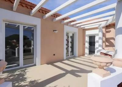 Villa - 260 m² - 10 pièces