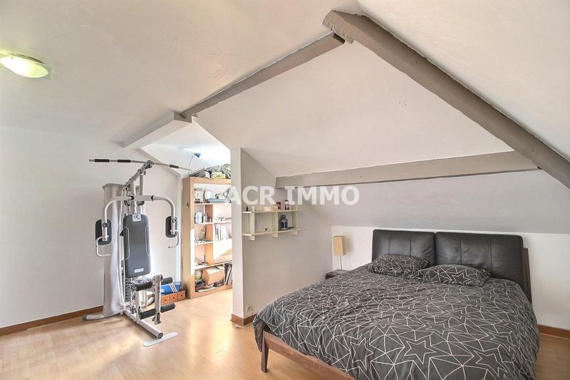 Maison - 270 m² - 8 pièces