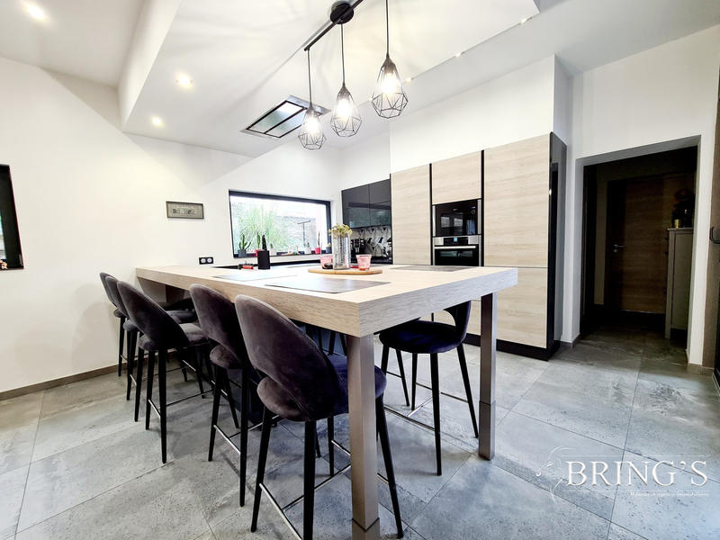 Maison - 162 m² - 5 pièces