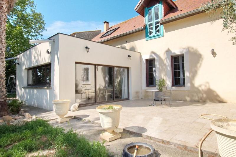 Maison - 363 m² - 12 pièces
