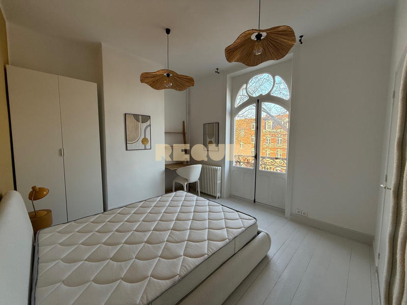 Maison - 230 m² - 9 pièces