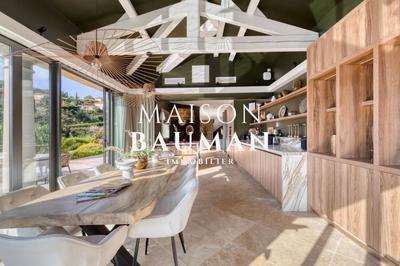 Villa - 300 m² - 8 pièces