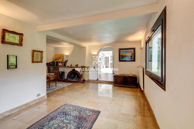 Propriété - 600 m² - 14 pièces