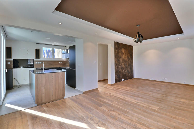 Maison - 153 m² - 7 pièces