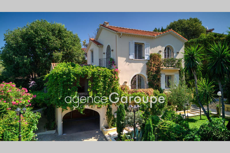 Villa - 247 m² - 7 pièces