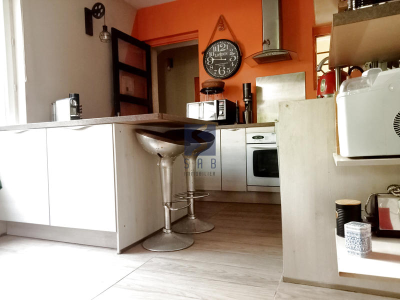 Maison - 210 m² - 9 pièces