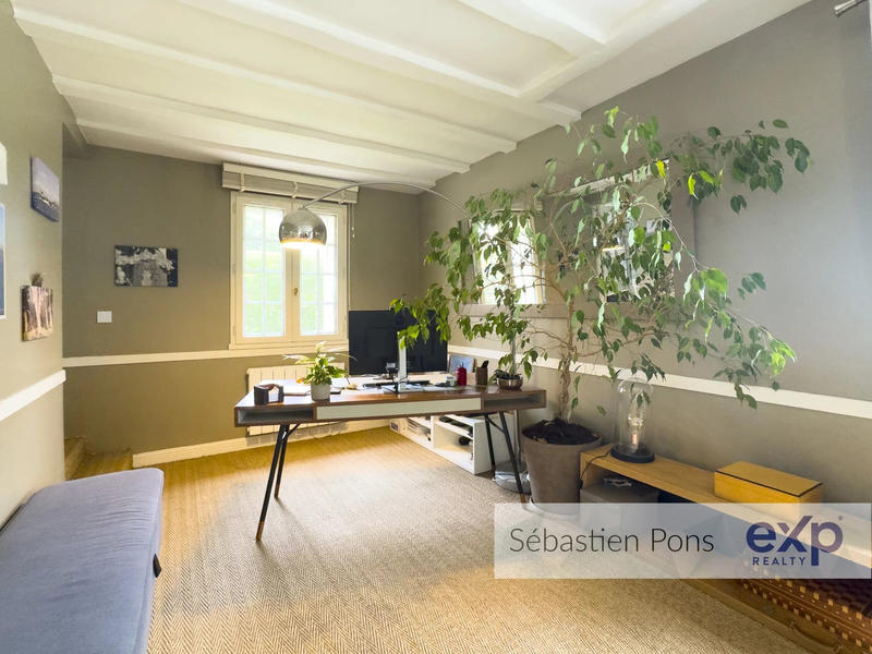 Maison - 269 m² - 9 pièces