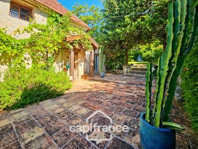 Propriété - 474 m² - 14 pièces