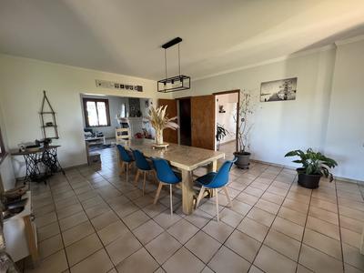 Maison - 256 m² - 7 pièces