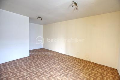 Maison traditionnelle - 234 m² - 6 pièces