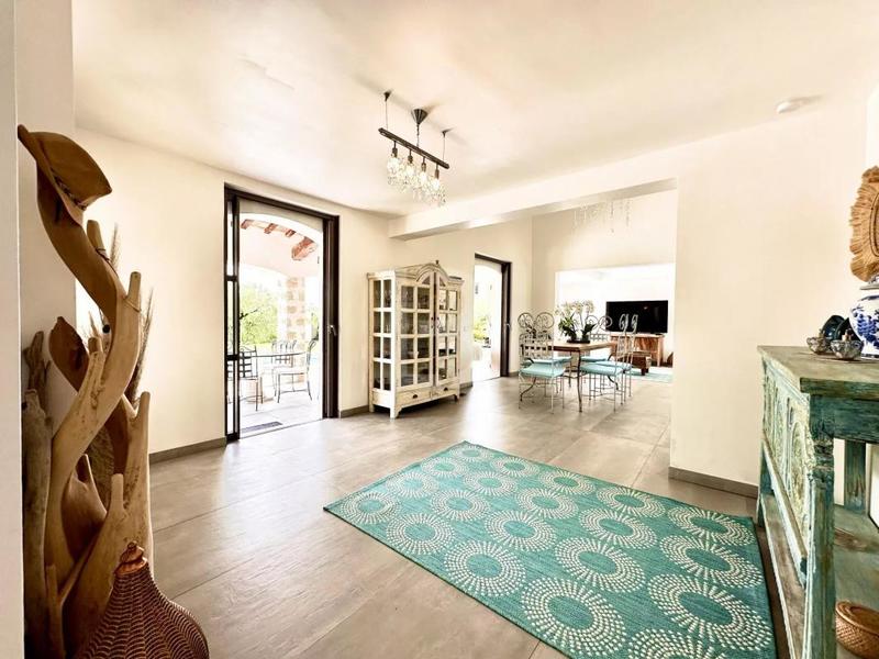 Propriété - 190 m² - 8 pièces