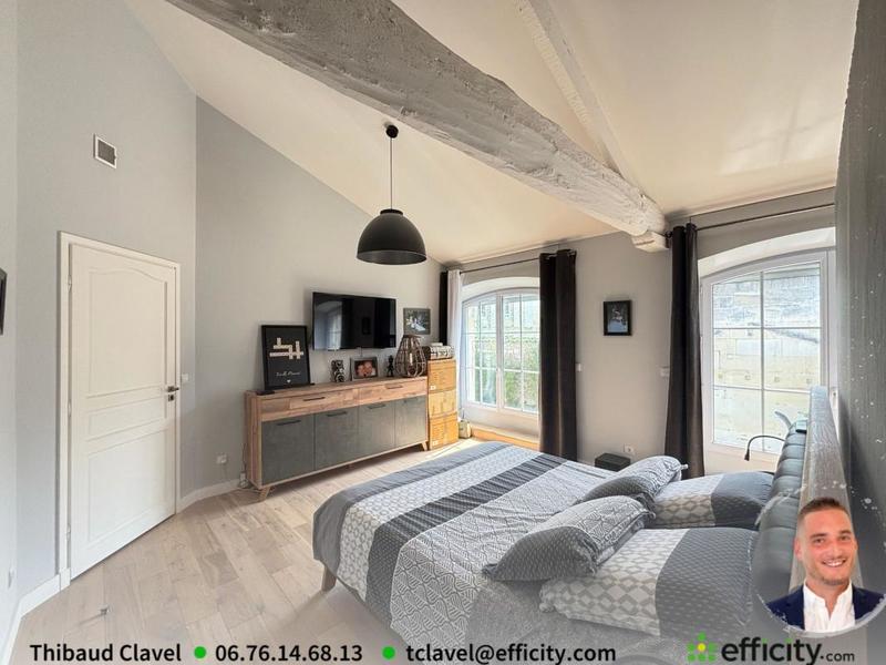 Maison - 283 m² - 10 pièces