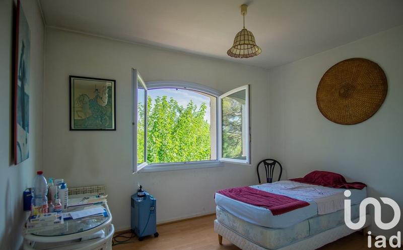 Maison - 237 m² - 9 pièces