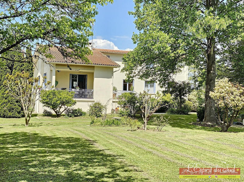 Maison - 198 m² - 11 pièces