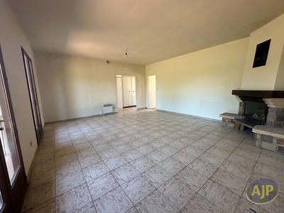 Maison - 93 m² - 4 pièces