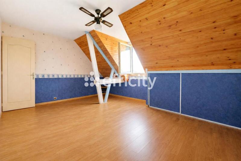 Maison - 140 m² - 8 pièces