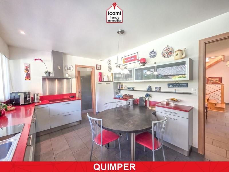 Propriété - 300 m² - 7 pièces