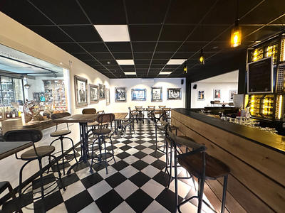 Fonds de commerce - 240 m²