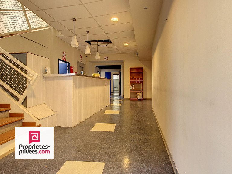 Maison - 300 m² - 9 pièces