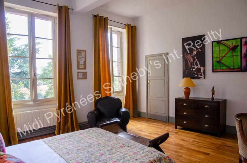 Maison - 580 m² - 16 pièces