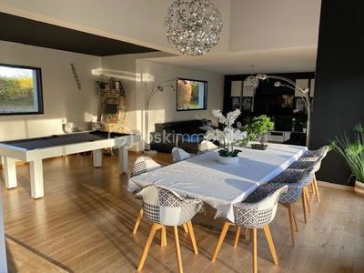 Maison - 262 m² - 8 pièces