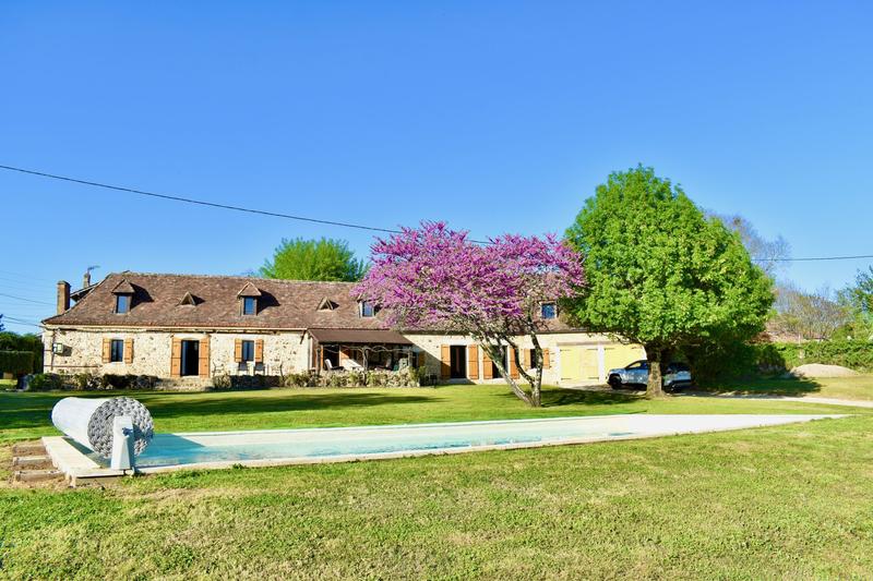 Maison traditionnelle - 213 m² - 6 pièces