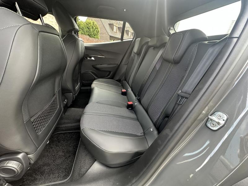 Peugeot 2008 Gt Hybrid 145 e-Dcs6 Drive Assit+