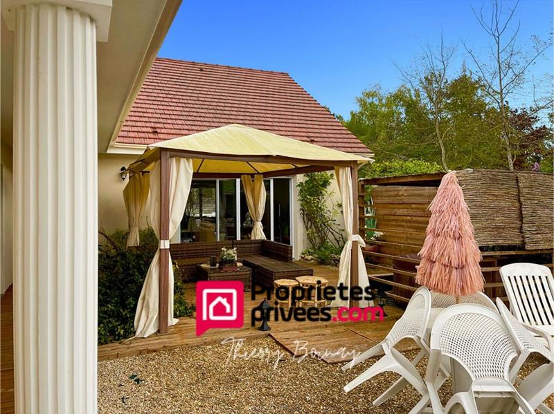 Maison - 230 m² - 8 pièces