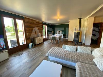 Maison traditionnelle - 160 m² - 6 pièces