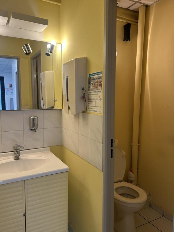 Local commercial - 215 m²