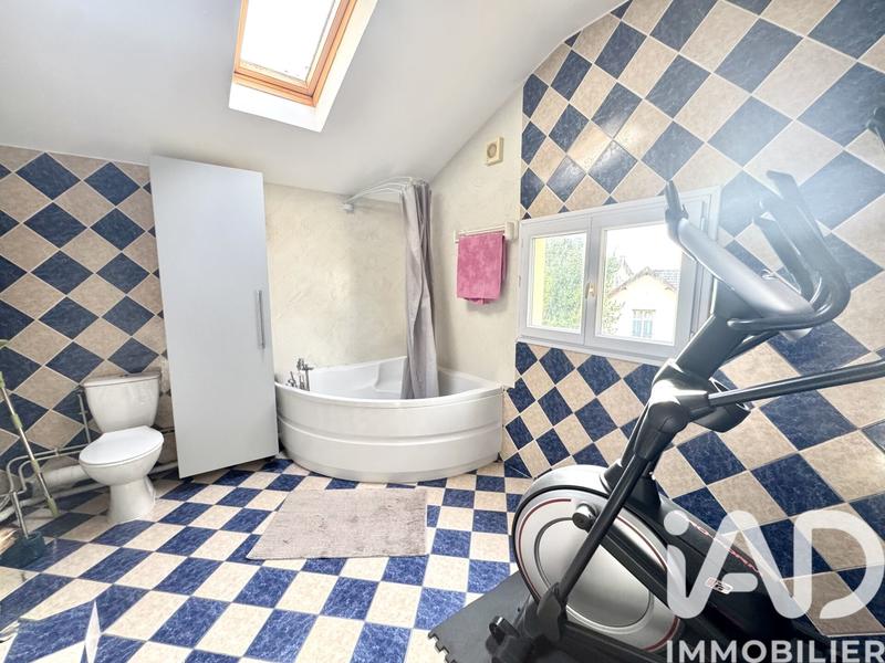 Maison - 94 m² - 5 pièces