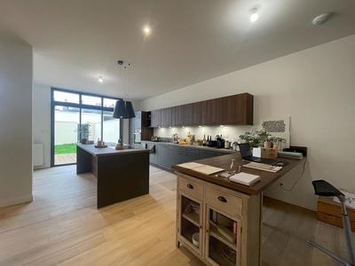 Maison - 222 m² - 8 pièces