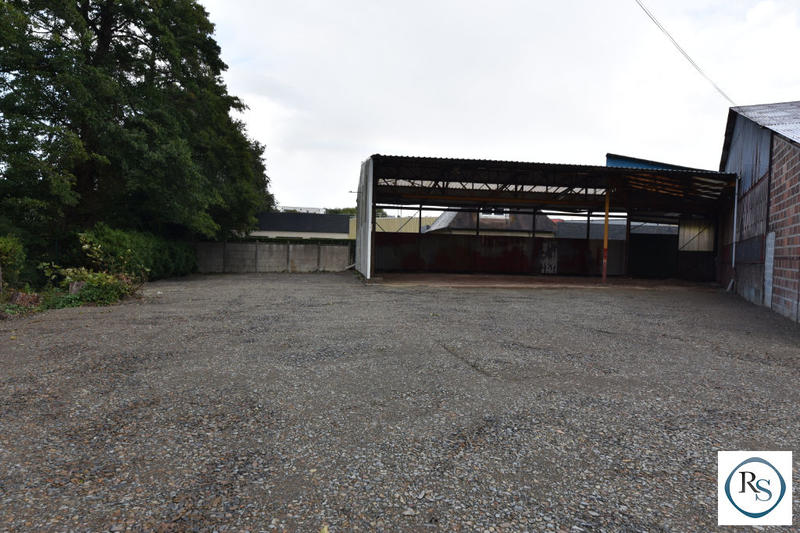 Local d'activité / Entrepôt - 320 m²