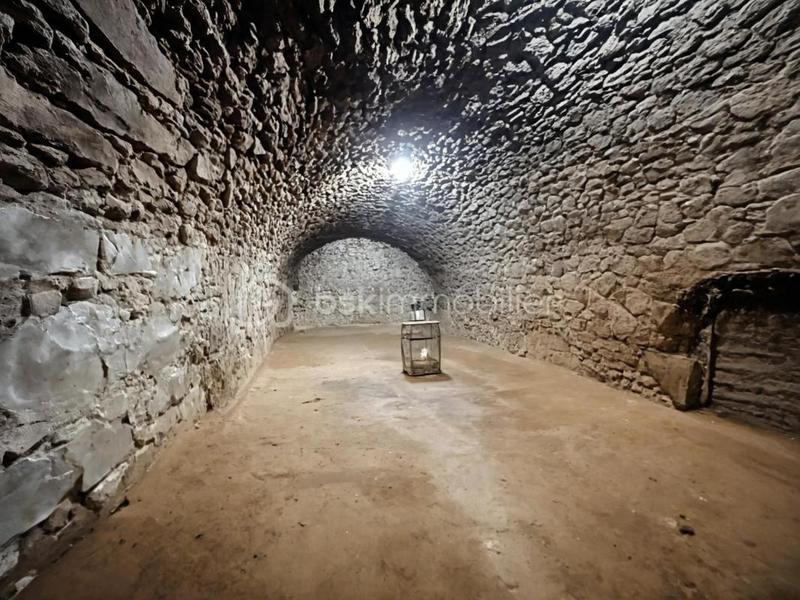 Maison - 280 m² - 15 pièces