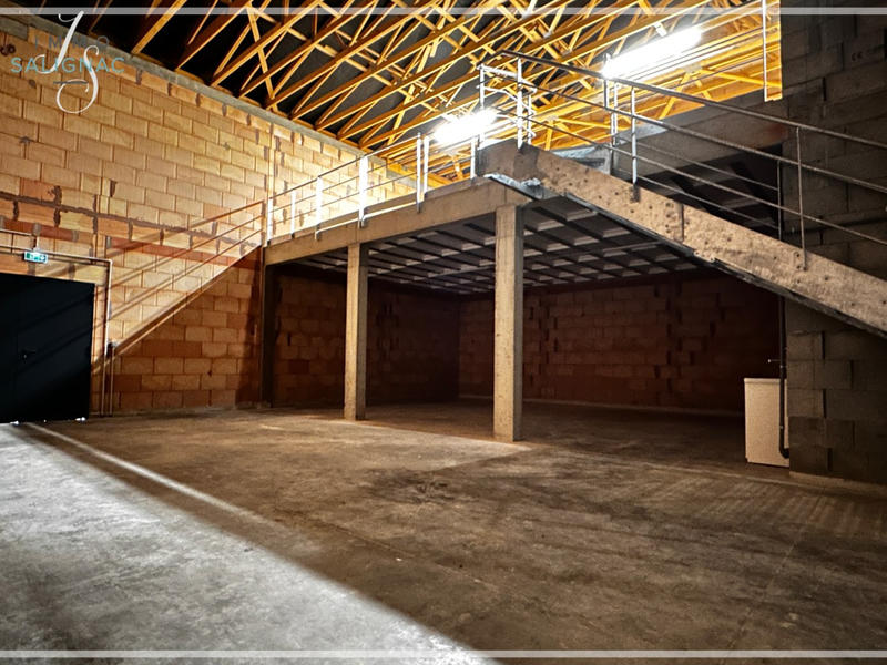 Local commercial - 287 m²