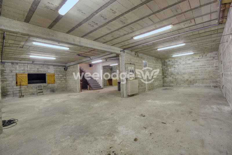 Maison - 218 m² - 6 pièces