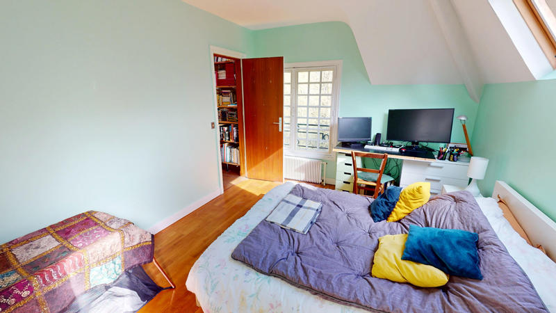 Maison - 206 m² - 9 pièces