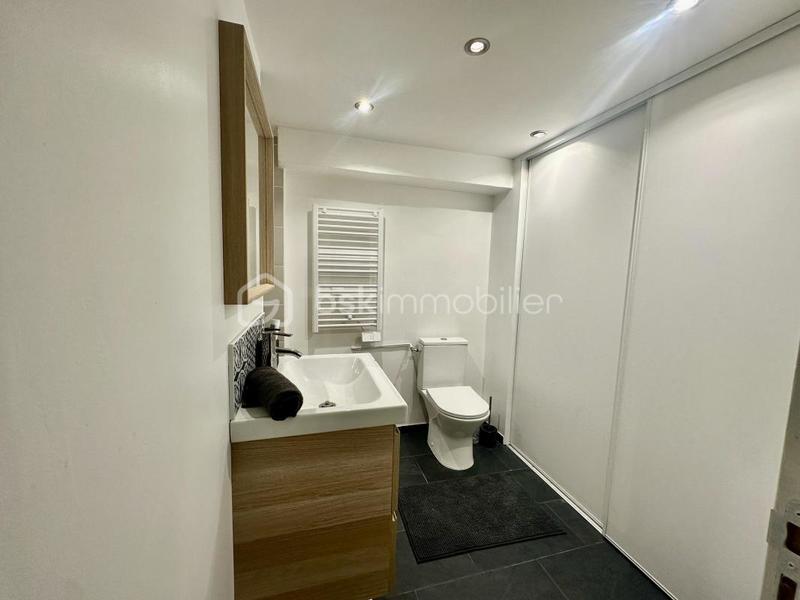 Maison traditionnelle - 180 m² - 8 pièces