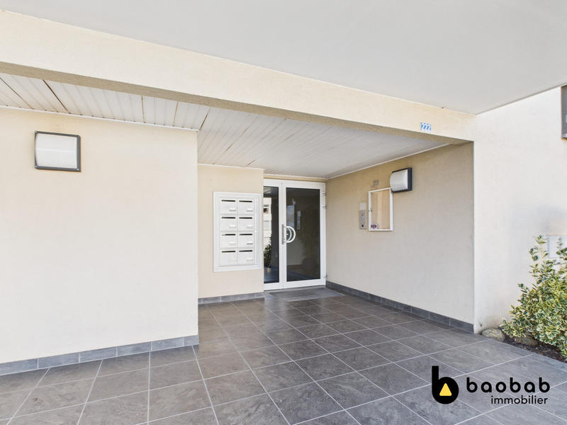 Appartement - 100 m² - 4 pièces