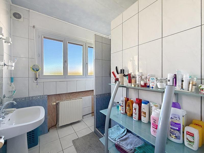 Maison - 240 m² - 10 pièces