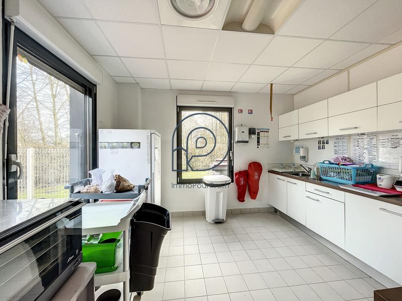 Local d'activités - 218 m²