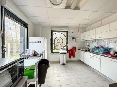 Local d'activités - 218 m²