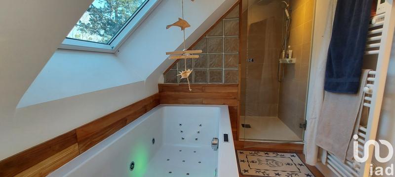 Maison - 230 m² - 9 pièces