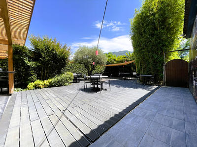 Maison - 352 m² - 8 pièces