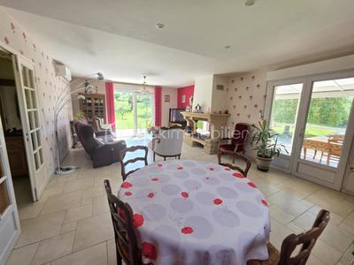 Maison - 152 m² - 6 pièces