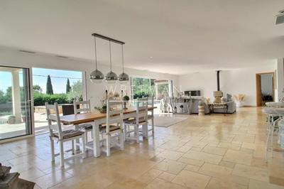 Villa - 210 m² - 6 pièces