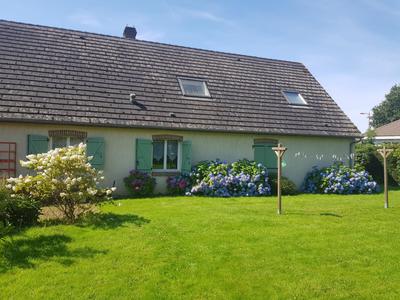 Maison - 182 m² - 9 pièces