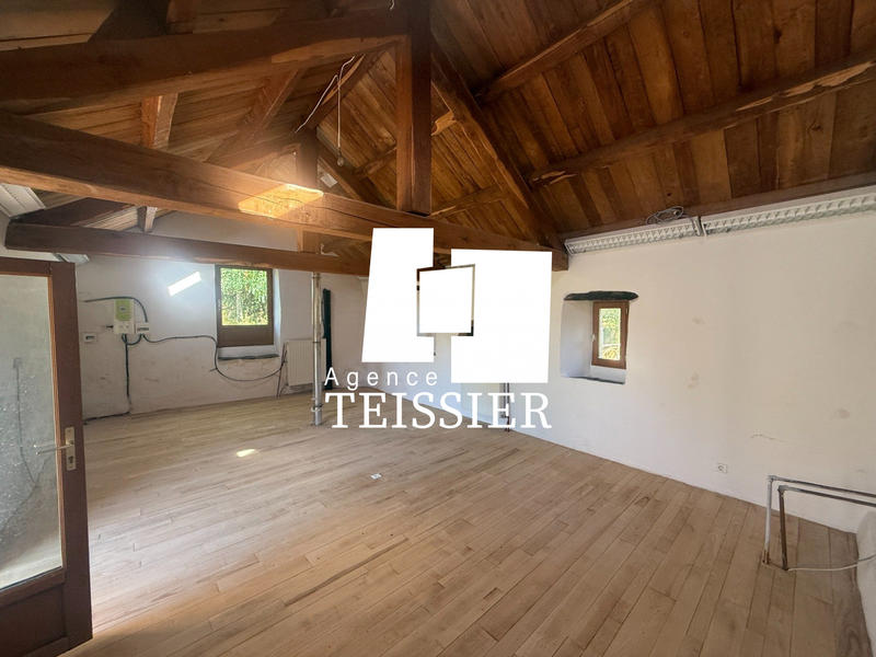 Maison - 250 m² - 7 pièces